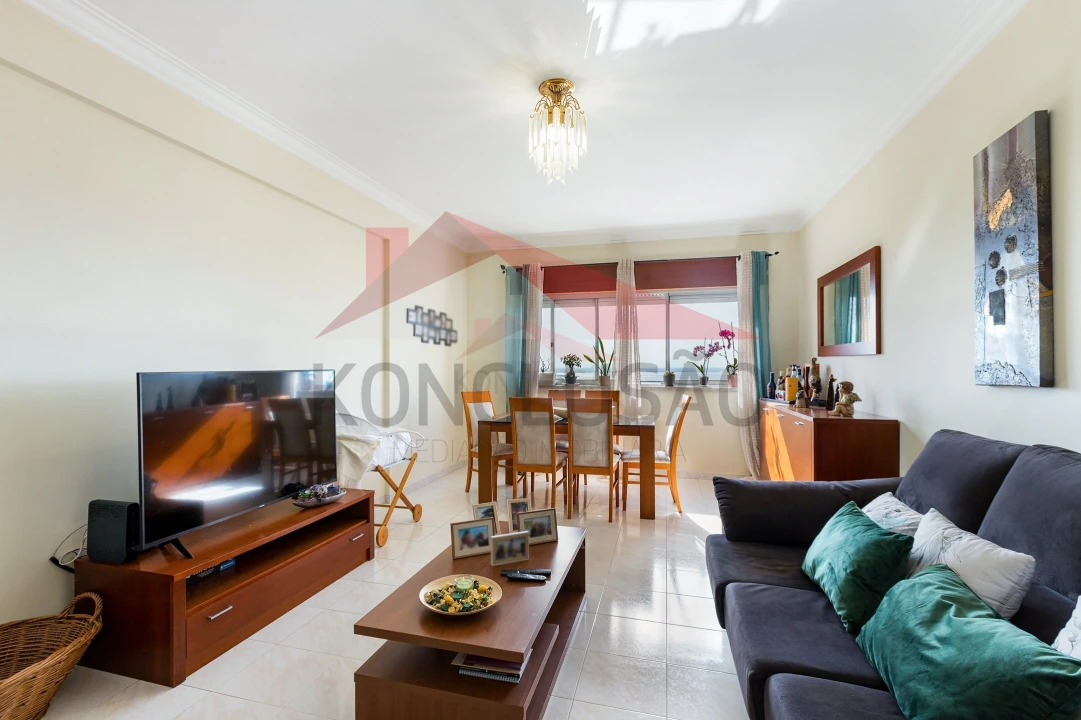 Apartamento T3 para Venda em Póvoa de Santa Iria e Forte da Casa Foto 4