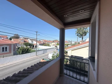Moradia T5 para Venda em Charneca de Caparica e Sobreda