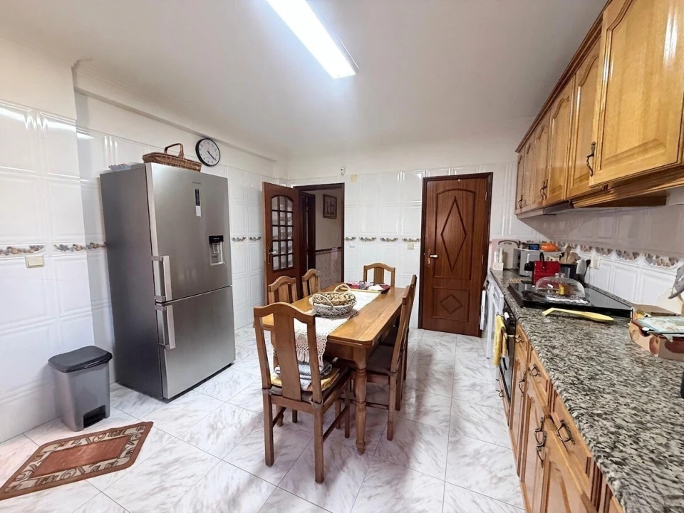 Moradia T5 para Venda em Charneca de Caparica e Sobreda Foto 8