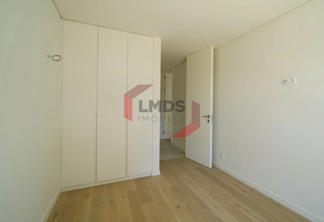 Apartamento T3 para Venda em Cedofeita, Santo Ildefonso, Sé, Miragaia, São Nicolau e Vitória Foto 16