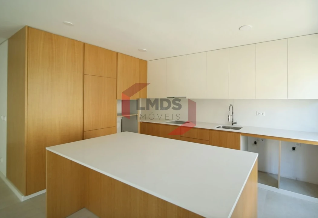 Apartamento T3 para Venda em Cedofeita, Santo Ildefonso, Sé, Miragaia, São Nicolau e Vitória Foto 5