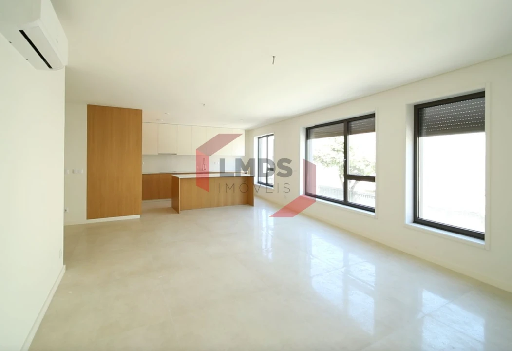 Apartamento T3 para Venda em Cedofeita, Santo Ildefonso, Sé, Miragaia, São Nicolau e Vitória Foto 2