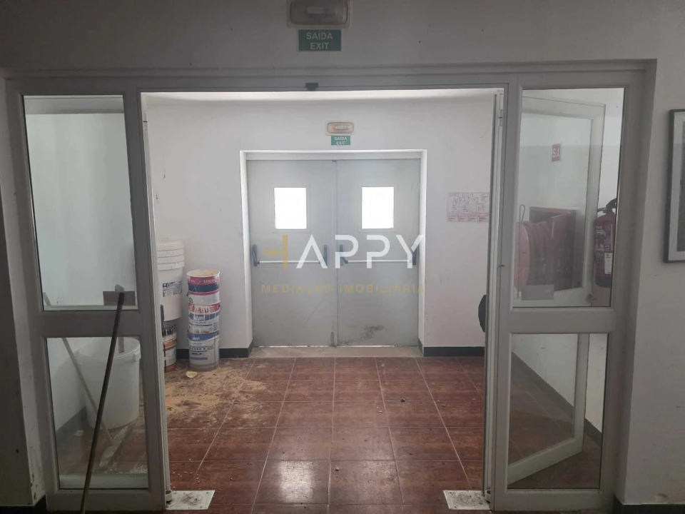 Loja para Venda em Albufeira e Olhos de Água Foto 11