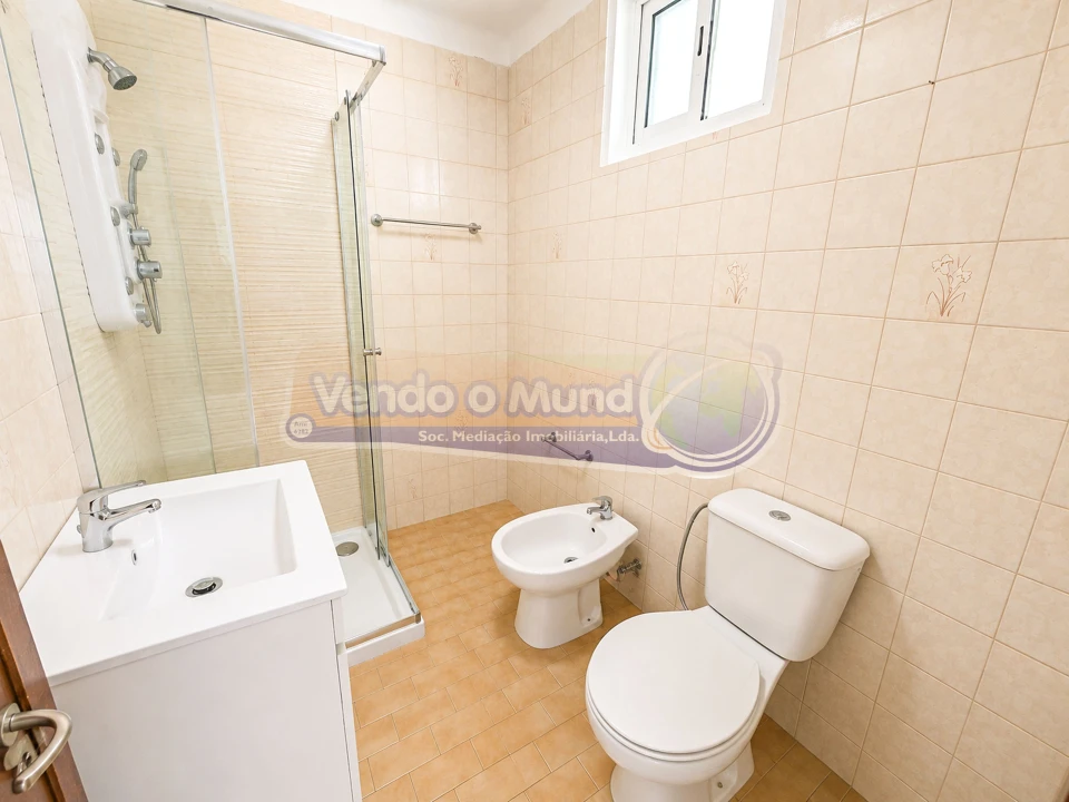 Moradia T1 para Venda em Benfica do Ribatejo Foto 6