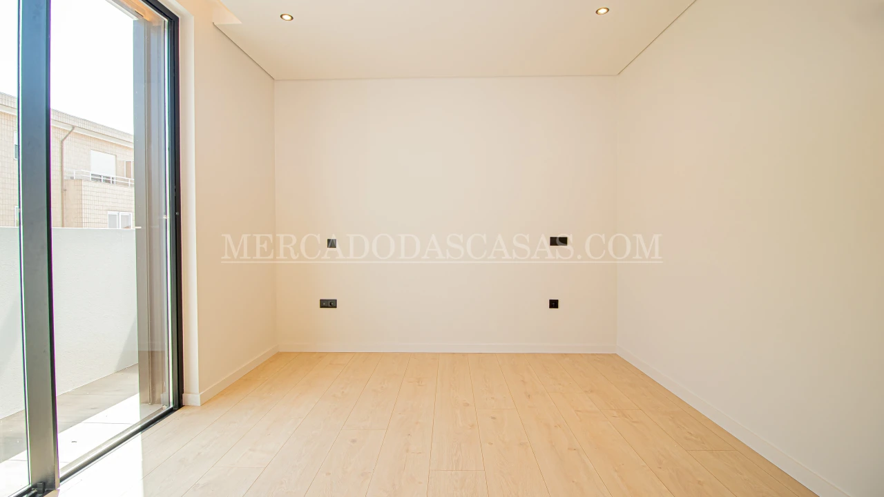 Apartamento T4 para Venda em Gondomar (São Cosme), Valbom e Jovim Foto 4