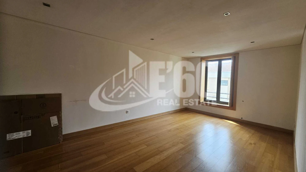 Apartamento T3 para Venda em Espinho Foto 1