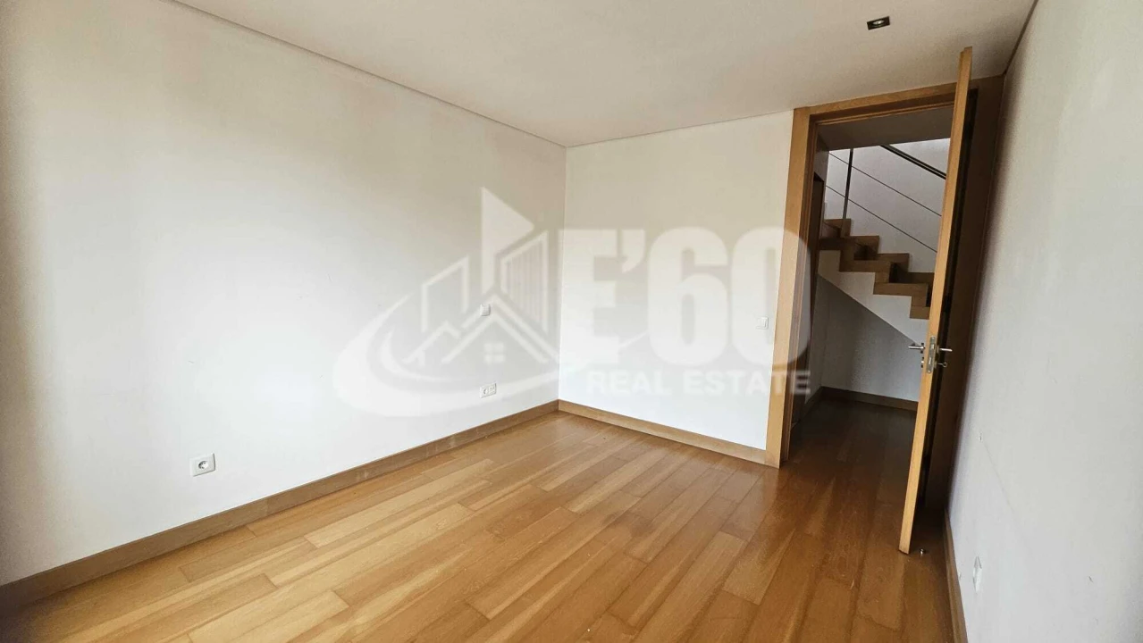 Apartamento T3 para Venda em Espinho Foto 14