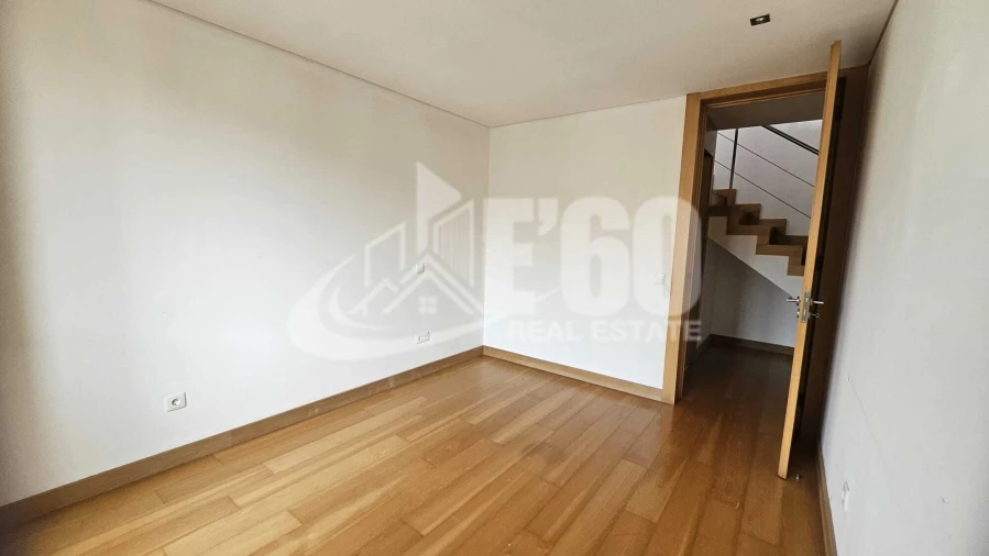 Apartamento T3 para Venda em Espinho Foto 14