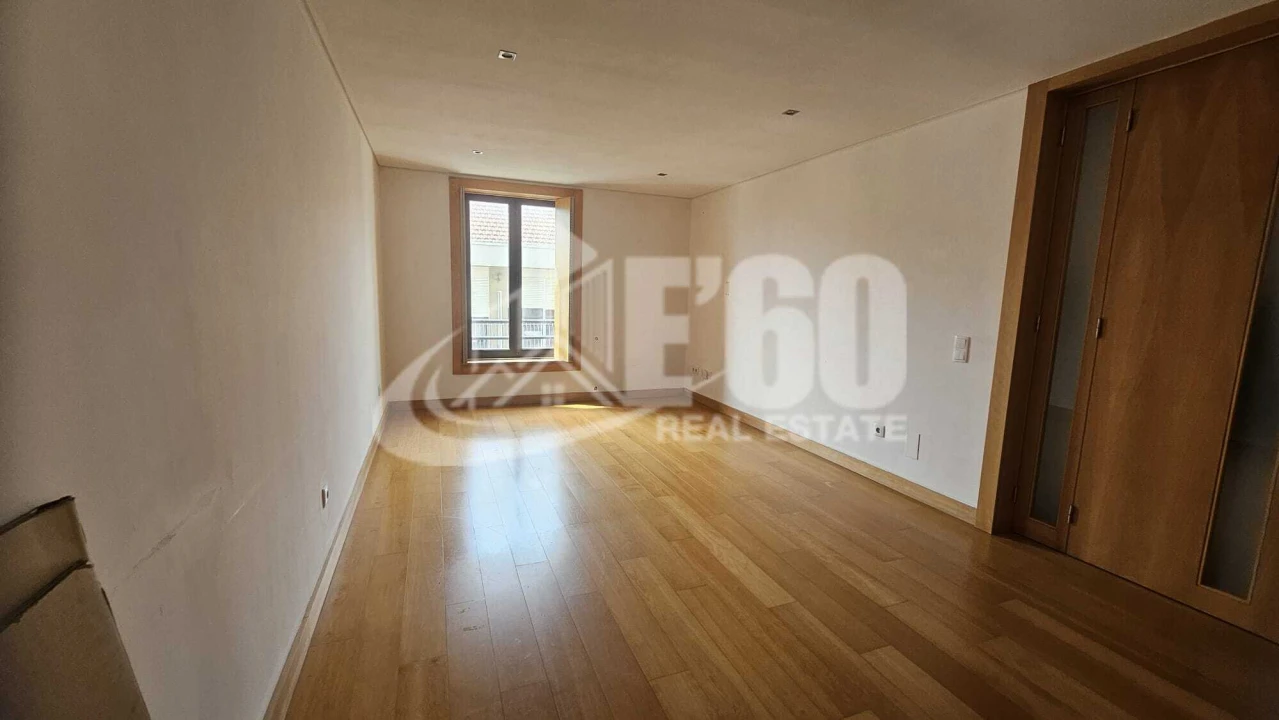 Apartamento T3 para Venda em Espinho Foto 16