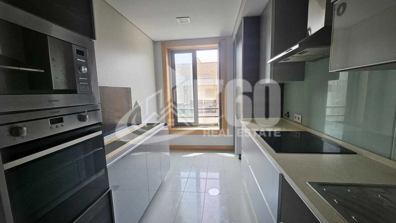 Apartamento T3 para Venda em Espinho Foto 3