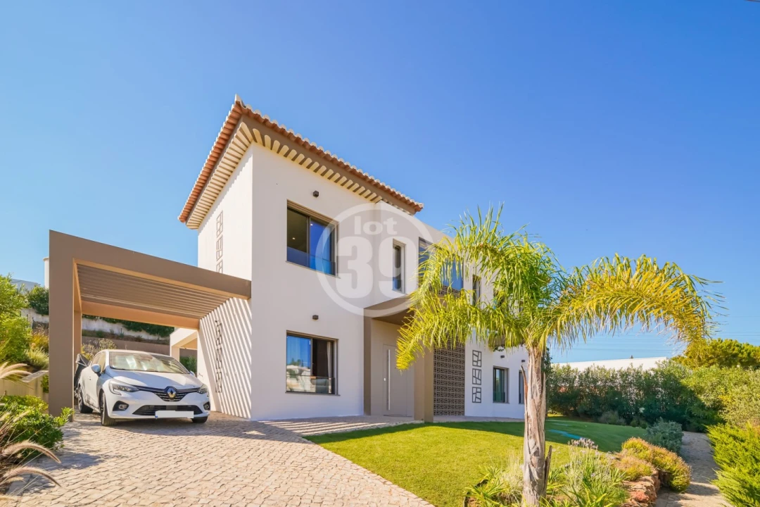 Moradia T5 para Venda em Albufeira e Olhos de Água Foto 3