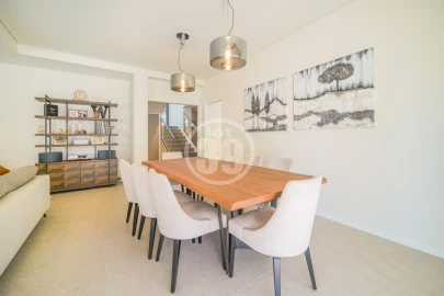 Moradia T5 para Venda em Albufeira e Olhos de Água