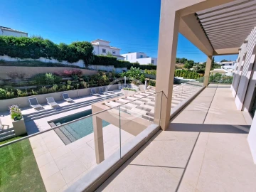 Moradia T5 para Venda em Albufeira e Olhos de Água