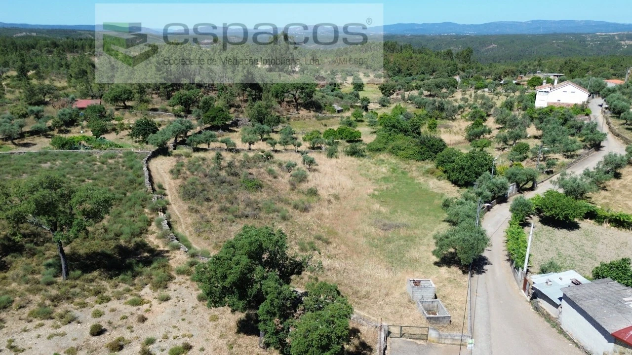 Terreno para Venda em Benquerenças Foto 1
