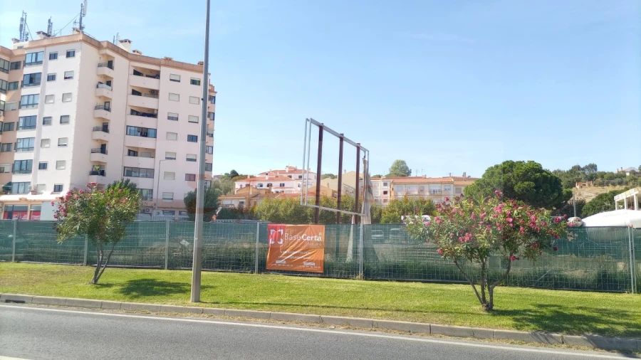 Moradia T3 para Venda em Azambuja Foto 4