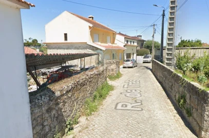 Terreno para Venda em Vilar e Mosteiró