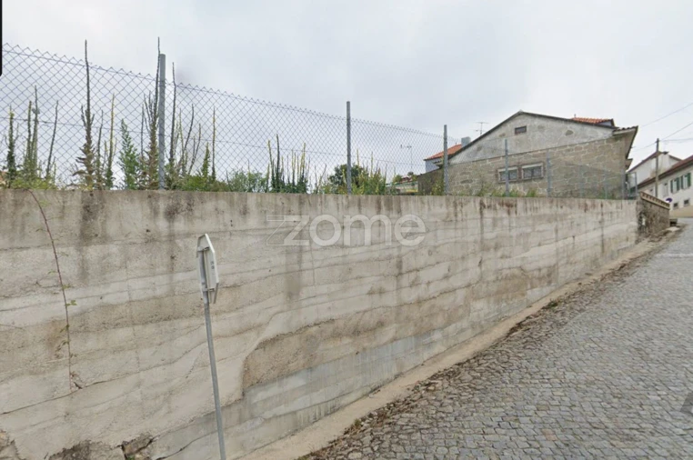 Terreno para Venda em Vilar e Mosteiró Foto 2