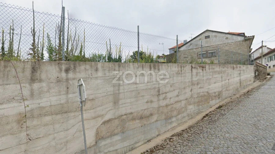 Terreno para Venda em Vilar e Mosteiró