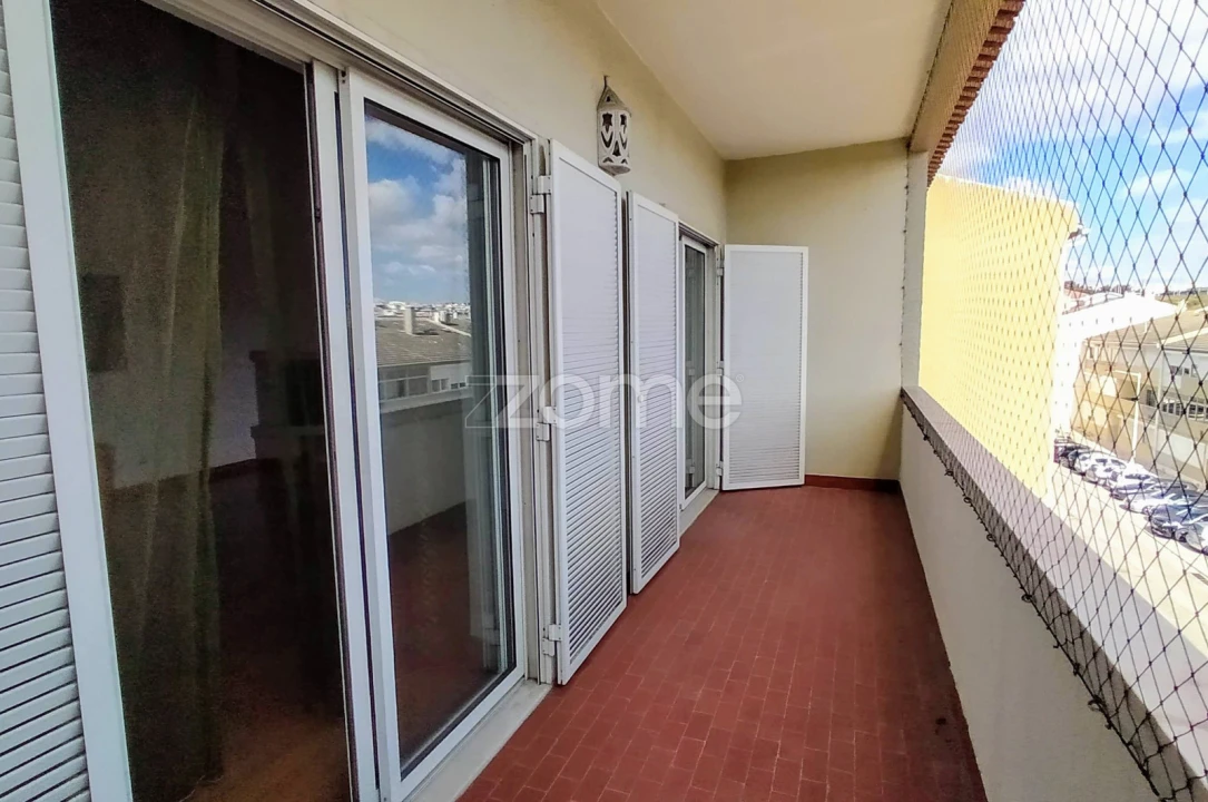 Apartamento T3 para Arrendamento em Carcavelos e Parede Foto 13