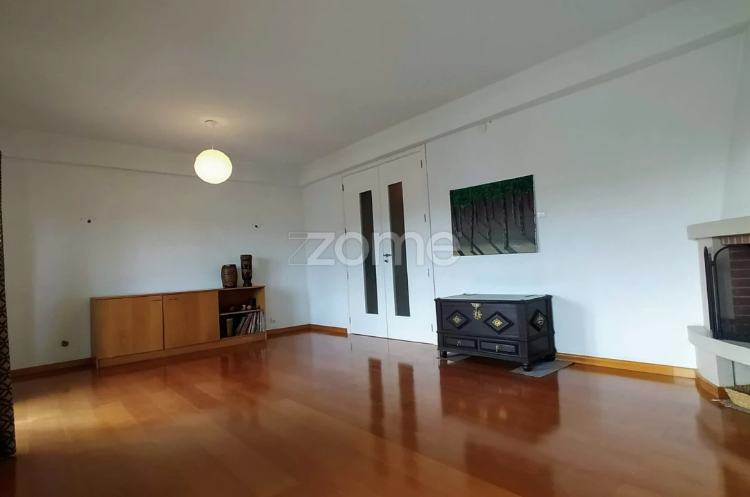 Apartamento T3 para Arrendamento em Carcavelos e Parede Foto 11