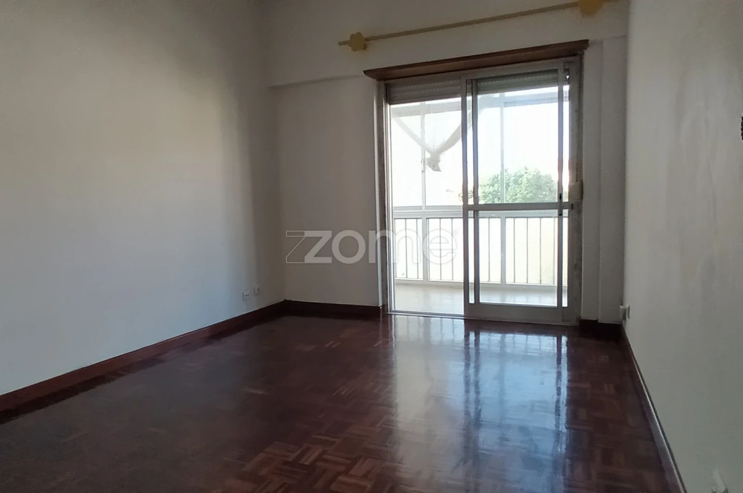Apartamento T3 para Arrendamento em Carcavelos e Parede Foto 19