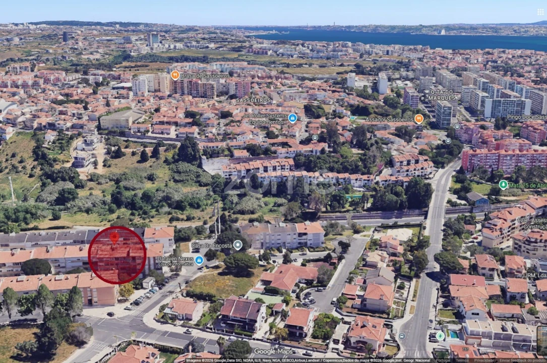 Apartamento T3 para Arrendamento em Carcavelos e Parede Planta 2