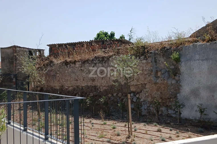 Terreno para Venda em Falagueira-Venda Nova
