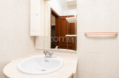 Apartamento T2 para Arrendamento em Carcavelos e Parede