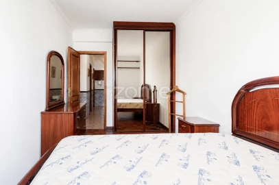 Apartamento T2 para Arrendamento em Carcavelos e Parede