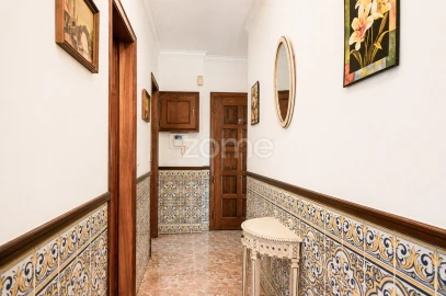 Apartamento T2 para Arrendamento em Carcavelos e Parede