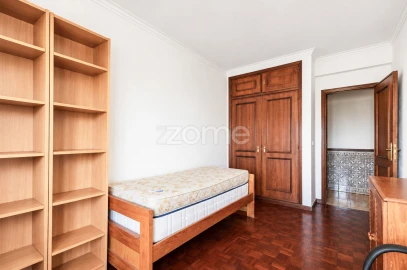 Apartamento T2 para Arrendamento em Carcavelos e Parede