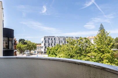 Apartamento T2 para Arrendamento em Carcavelos e Parede