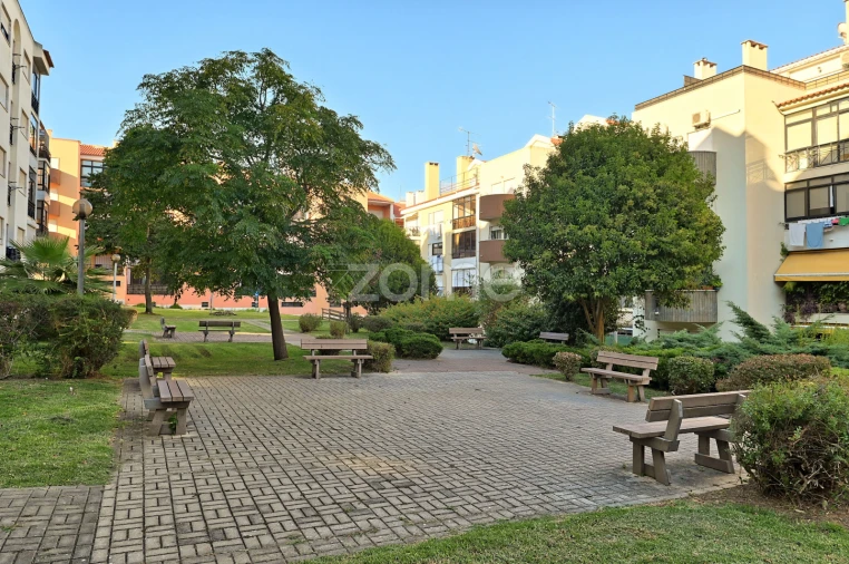 Apartamento T2 para Arrendamento em Carcavelos e Parede Foto 19