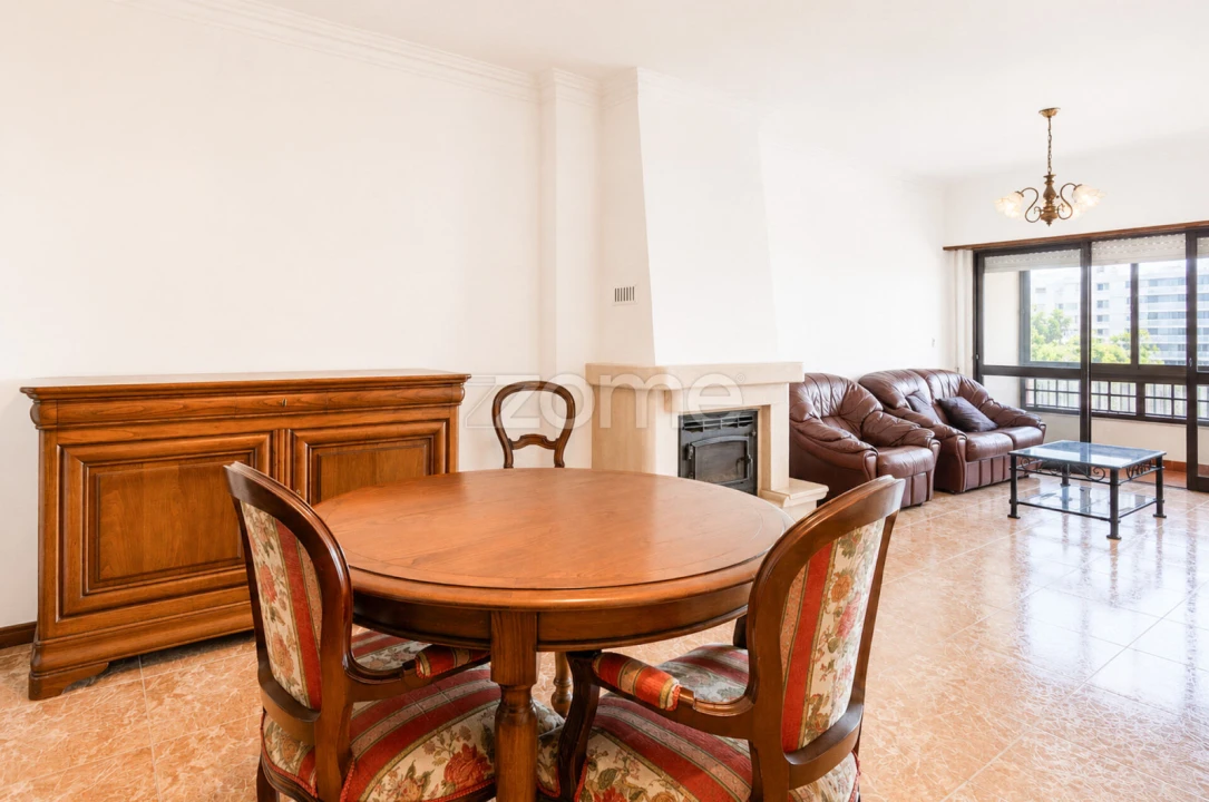 Apartamento T2 para Arrendamento em Carcavelos e Parede Foto 8