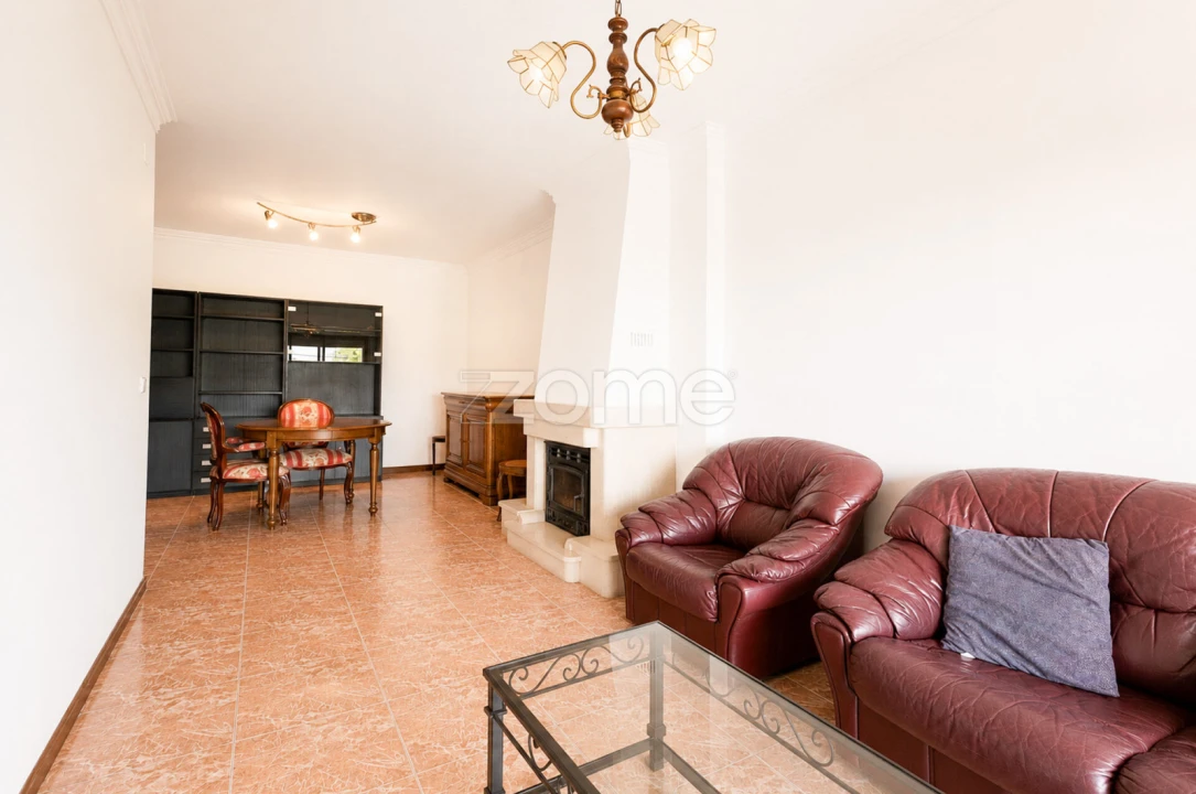 Apartamento T2 para Arrendamento em Carcavelos e Parede Foto 7