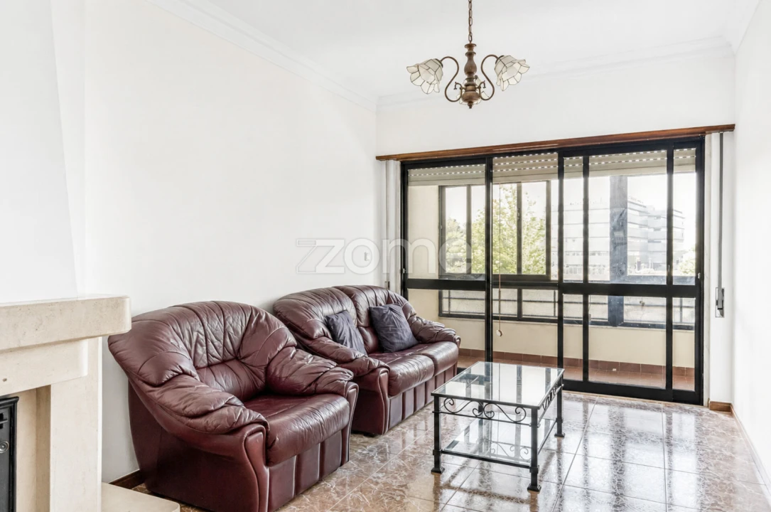 Apartamento T2 para Arrendamento em Carcavelos e Parede Foto 5