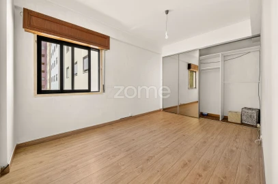 Apartamento T2 para Venda em Algueirão-Mem Martins