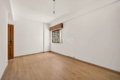 Apartamento T2 para Venda em Algueirão-Mem Martins