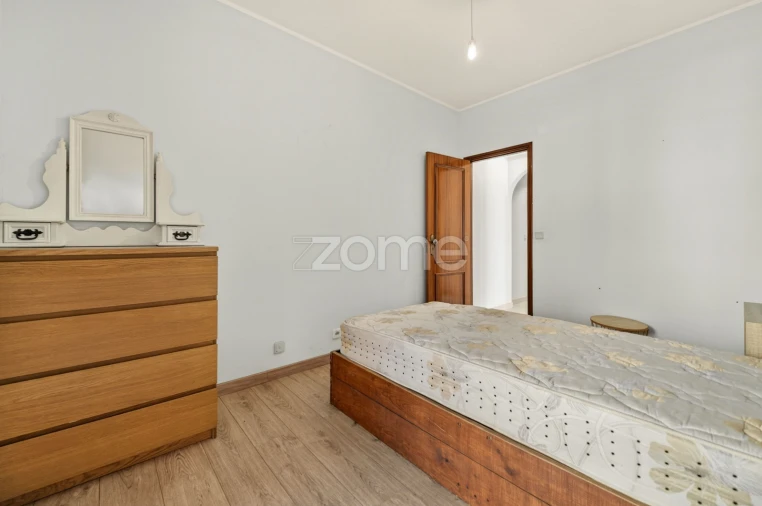 Apartamento T2 para Venda em Algueirão-Mem Martins Foto 13