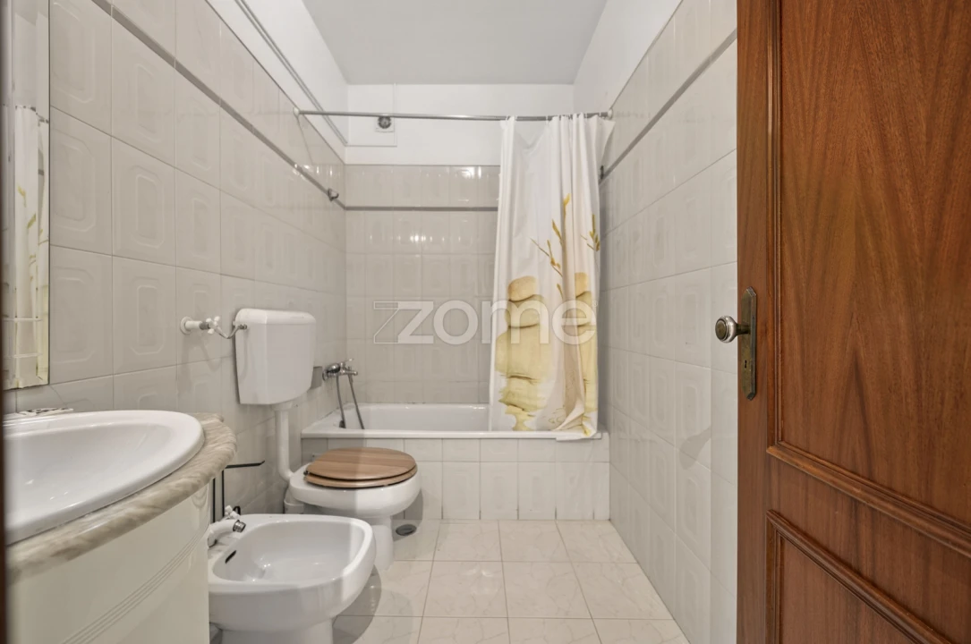 Apartamento T2 para Venda em Algueirão-Mem Martins Foto 6