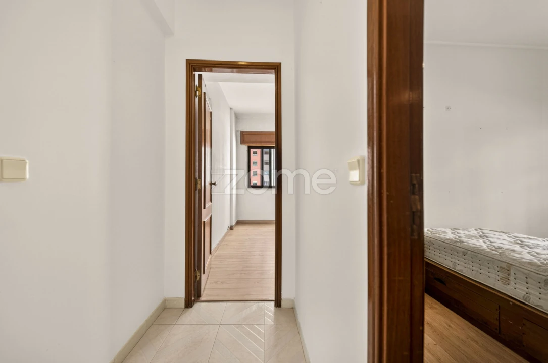 Apartamento T2 para Venda em Algueirão-Mem Martins Foto 11