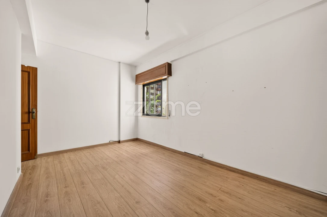 Apartamento T2 para Venda em Algueirão-Mem Martins Foto 10