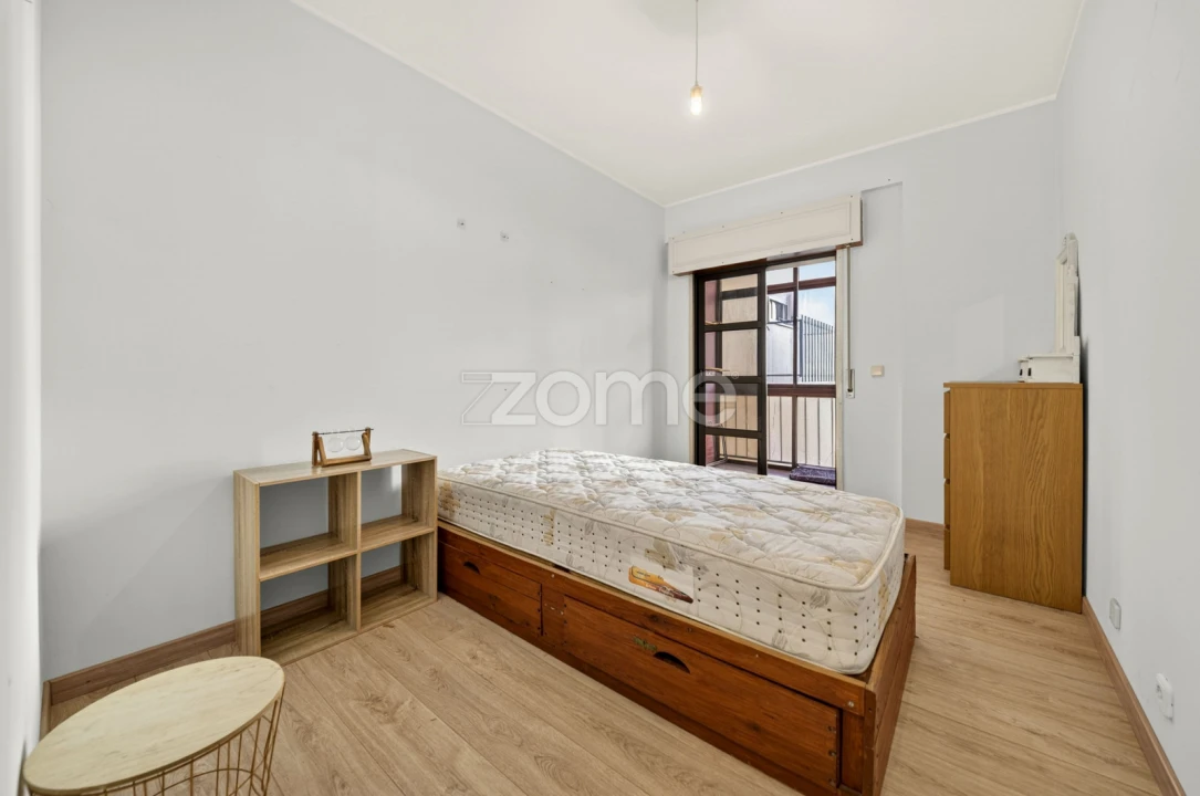 Apartamento T2 para Venda em Algueirão-Mem Martins Foto 12