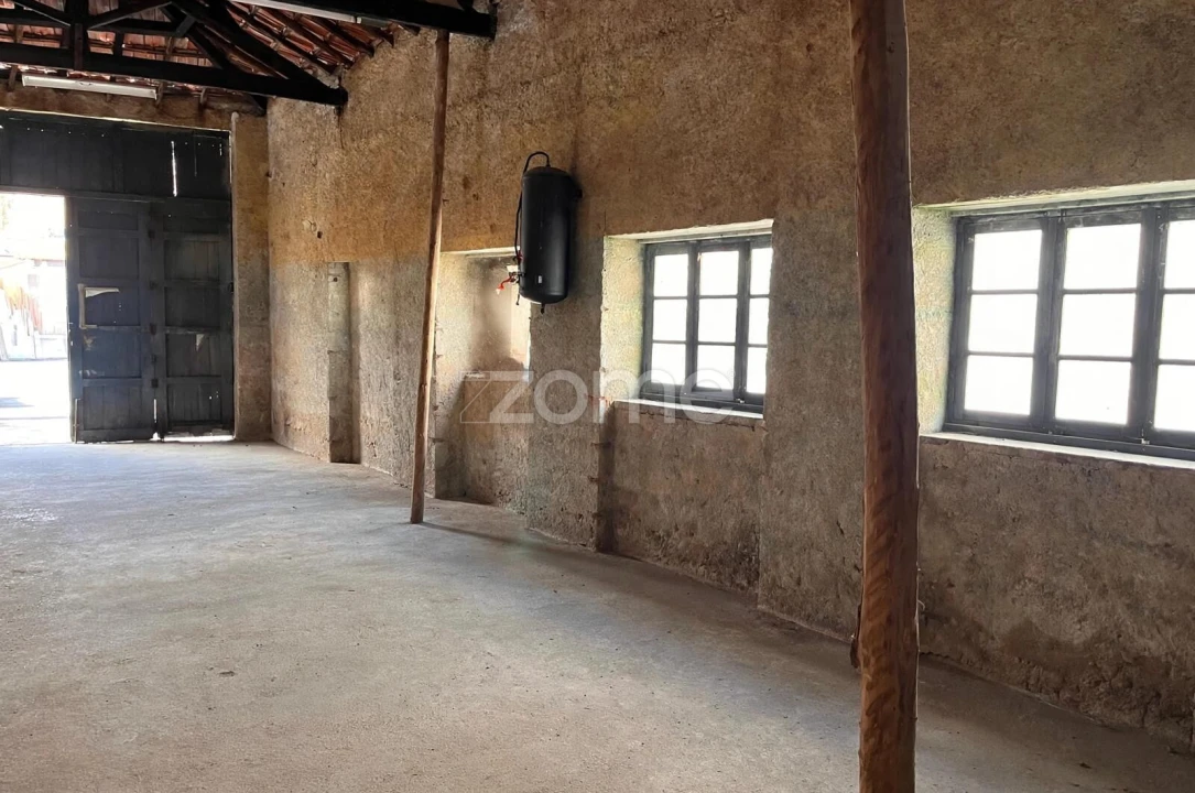 Moradia T12 para Venda em Lorvão Foto 28