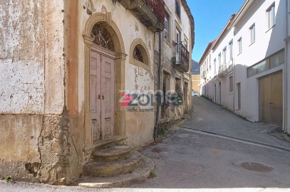 Moradia T12 para Venda em Lorvão