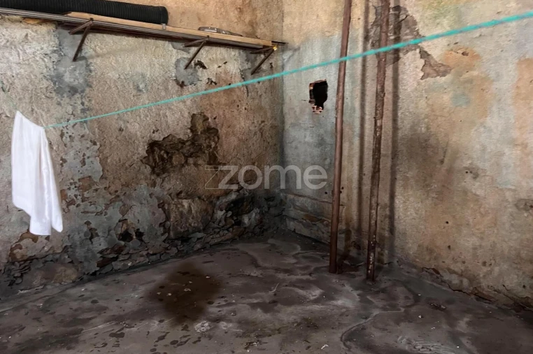 Moradia T12 para Venda em Lorvão Foto 25