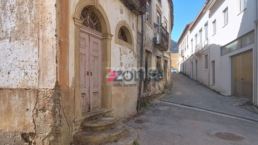 Moradia T12 para Venda em Lorvão