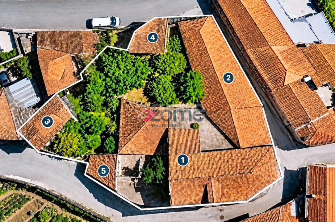 Moradia T12 para Venda em Lorvão Foto 2