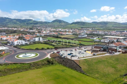 Moradia T4 para Venda em Ribeira Grande (Conceição)
