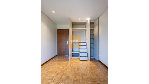 Apartamento T3 para Venda em Aldoar, Foz do Douro e Nevogilde